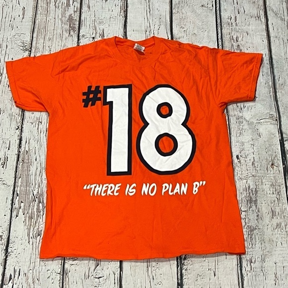 Peyton Manning Denver Broncos NFL Football Spoirts Tee Top Shirt - Picture 1 of 3